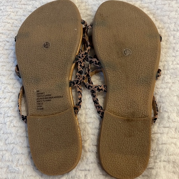 a.n.a Tan and Black Leopard Strappy Braided Women's Sandals Flip Flops Size 9 - Picture 3 of 6